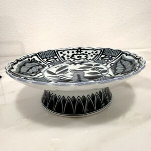 Vintage Arita Blue White Footed Plate Scalloped Pedestal Cake Dish Japan 8.5"